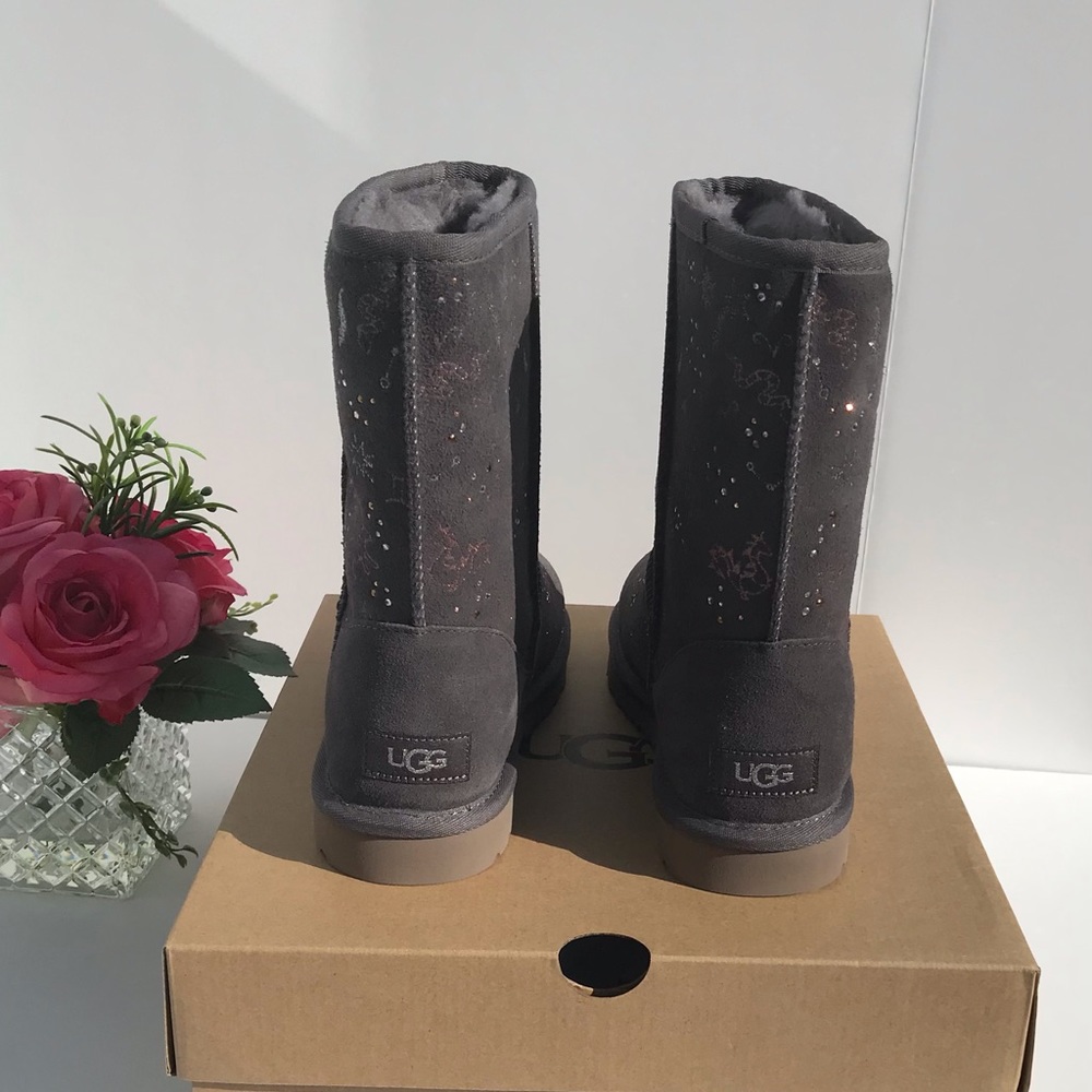 UGG Classic Zodiac Short Boots - Picture 8 of 8